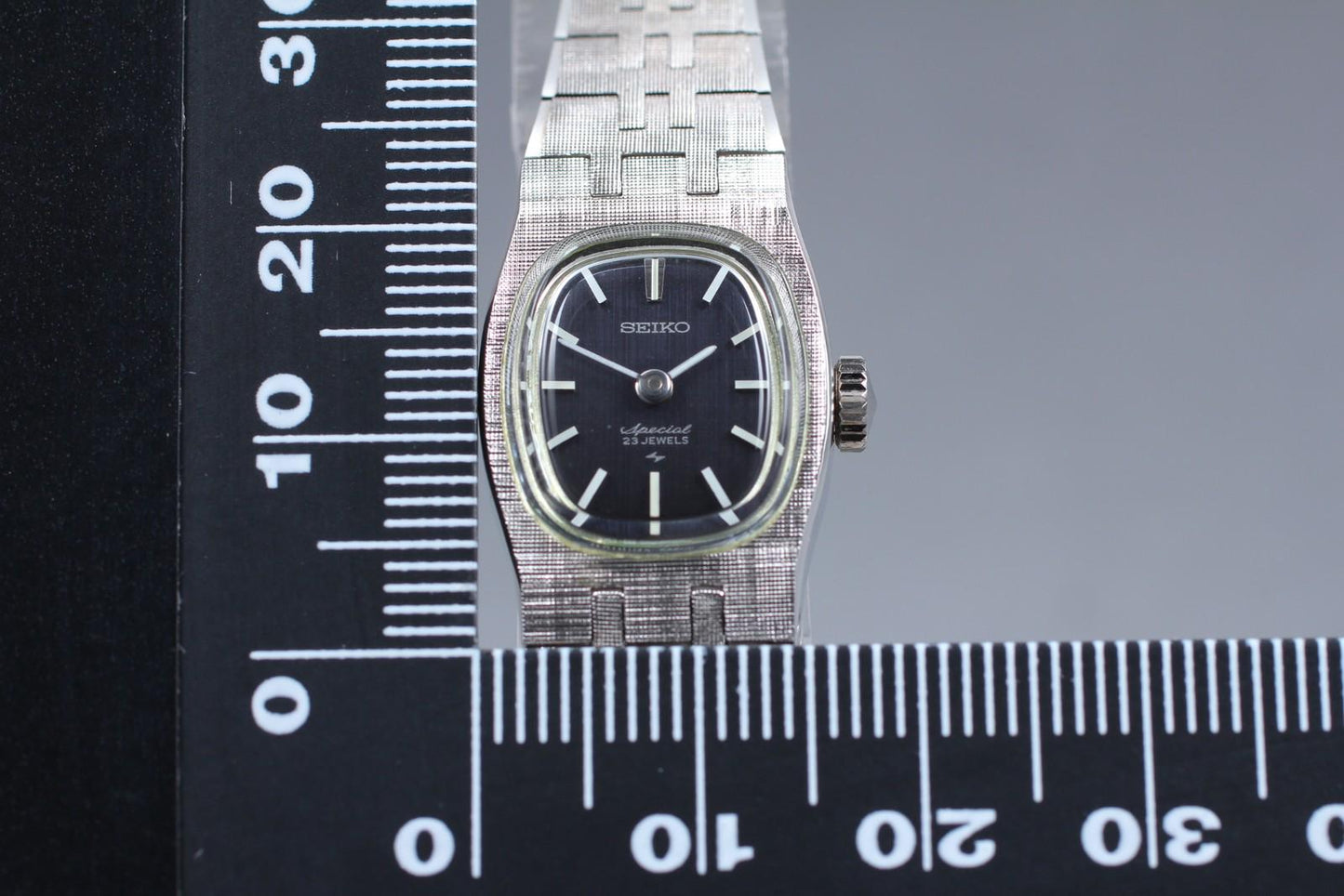 1971 [N MINT w/ Tag] Seiko Special 1140-7010 Black Bracelet Manual Ladies Watch