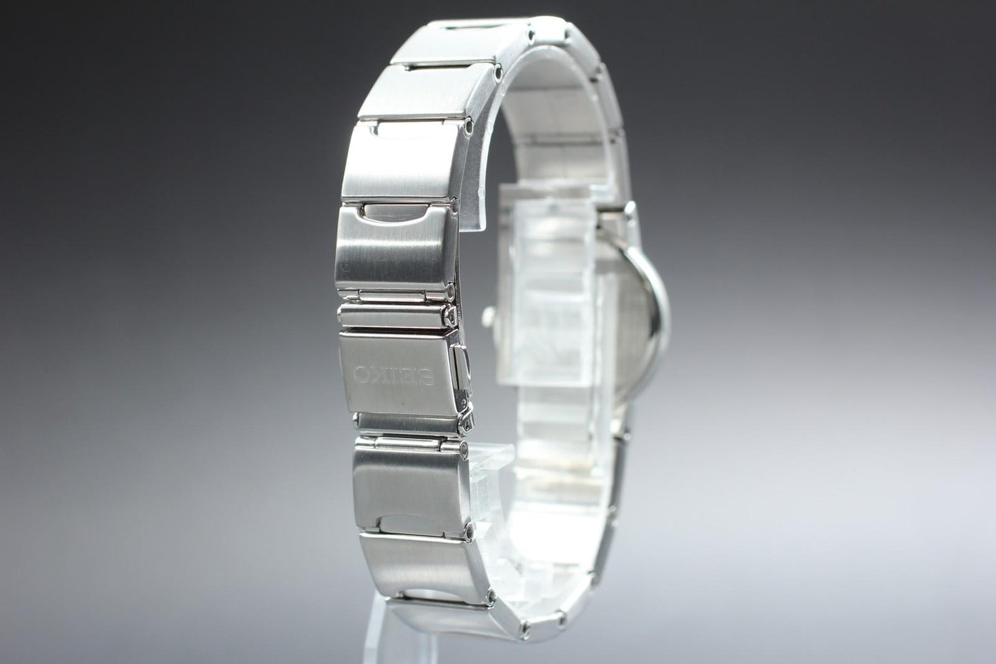 Near MINT w/ Tag SEIKO V700-6L20 Blue Dial Bracelet Quartz Ladies Watch JAPAN