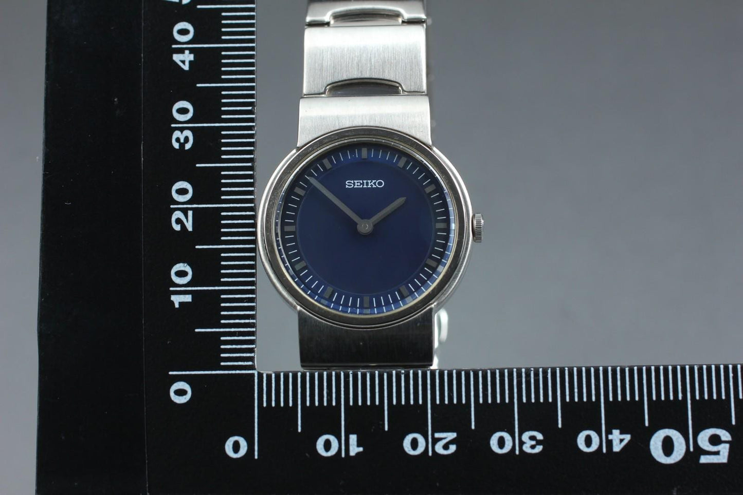 Near MINT w/ Tag SEIKO V700-6L20 Blue Dial Bracelet Quartz Ladies Watch JAPAN