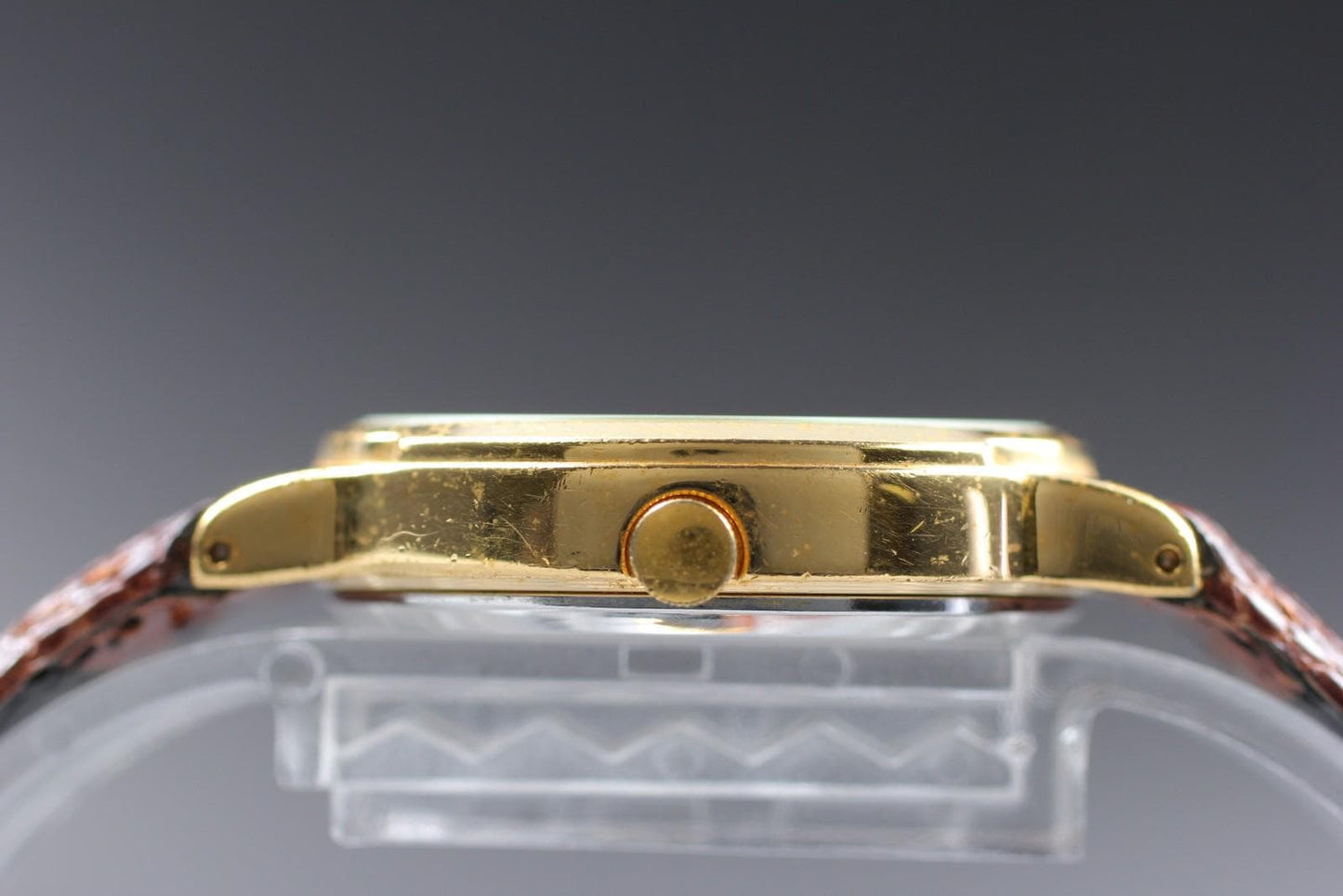 Near MINT Seiko Alba V811-0770 Gold Textured Dial Quartz 31mm Men's Watch JAPAN