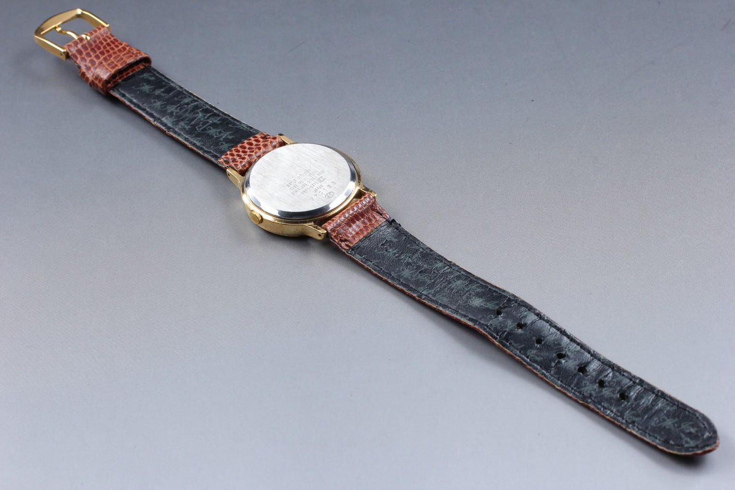 Near MINT Seiko Alba V811-0770 Gold Textured Dial Quartz 31mm Men's Watch JAPAN