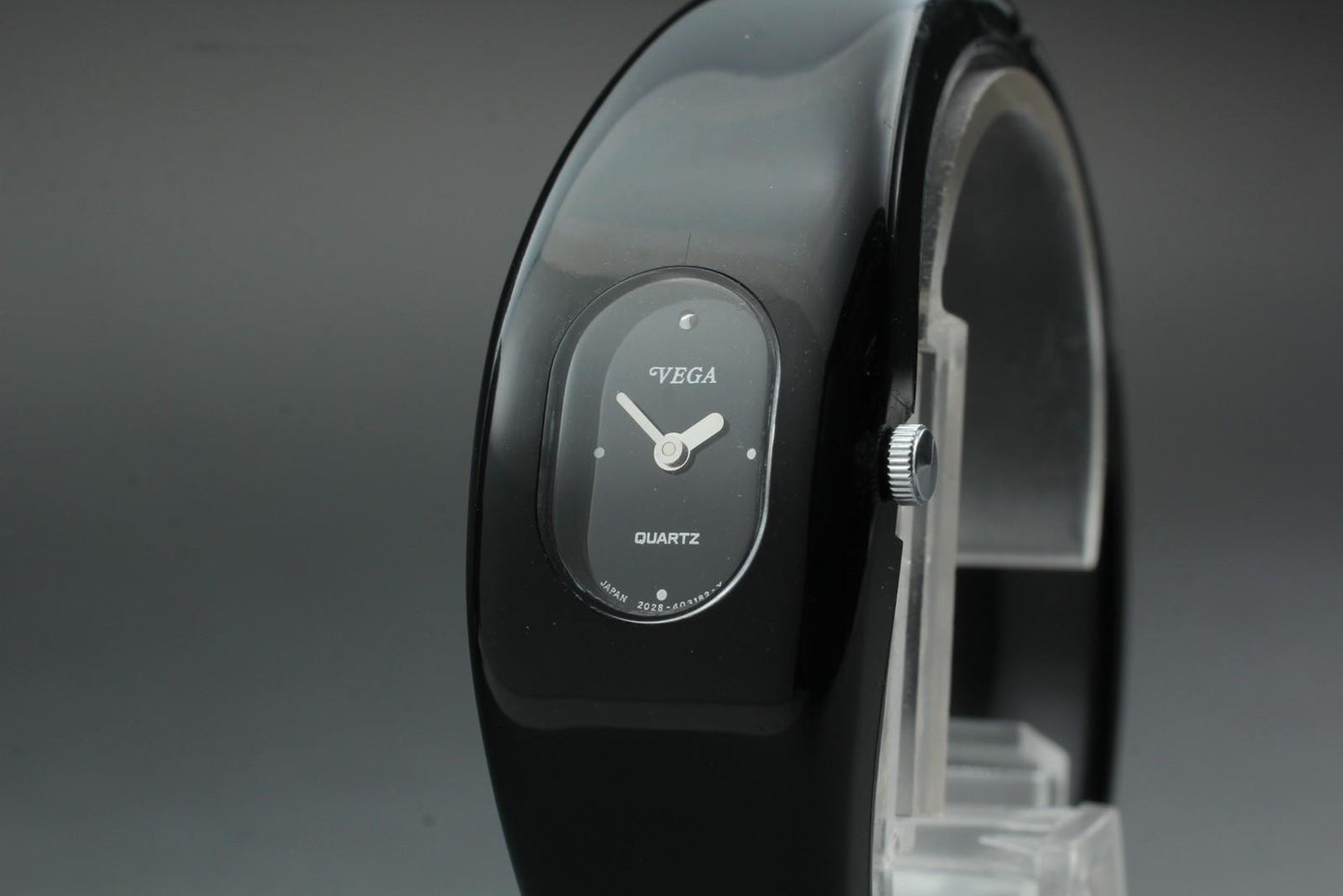 Nos [N MINT / Tag] Citizen Vega 2028-397801 Black Bangle Quartz Ladies Watch