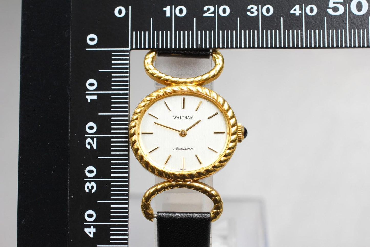 Near MINT* Vintage Waltham Maxine Gold Oval Manual Wind Ladies Watch From JAPAN