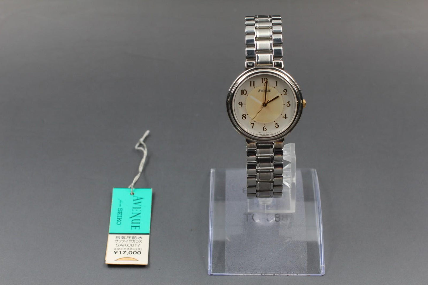 Near MINT w/ Tag Seiko Avenne 7N01-6270 Two-tone Quartz 31mm Men's Watch JAPAN