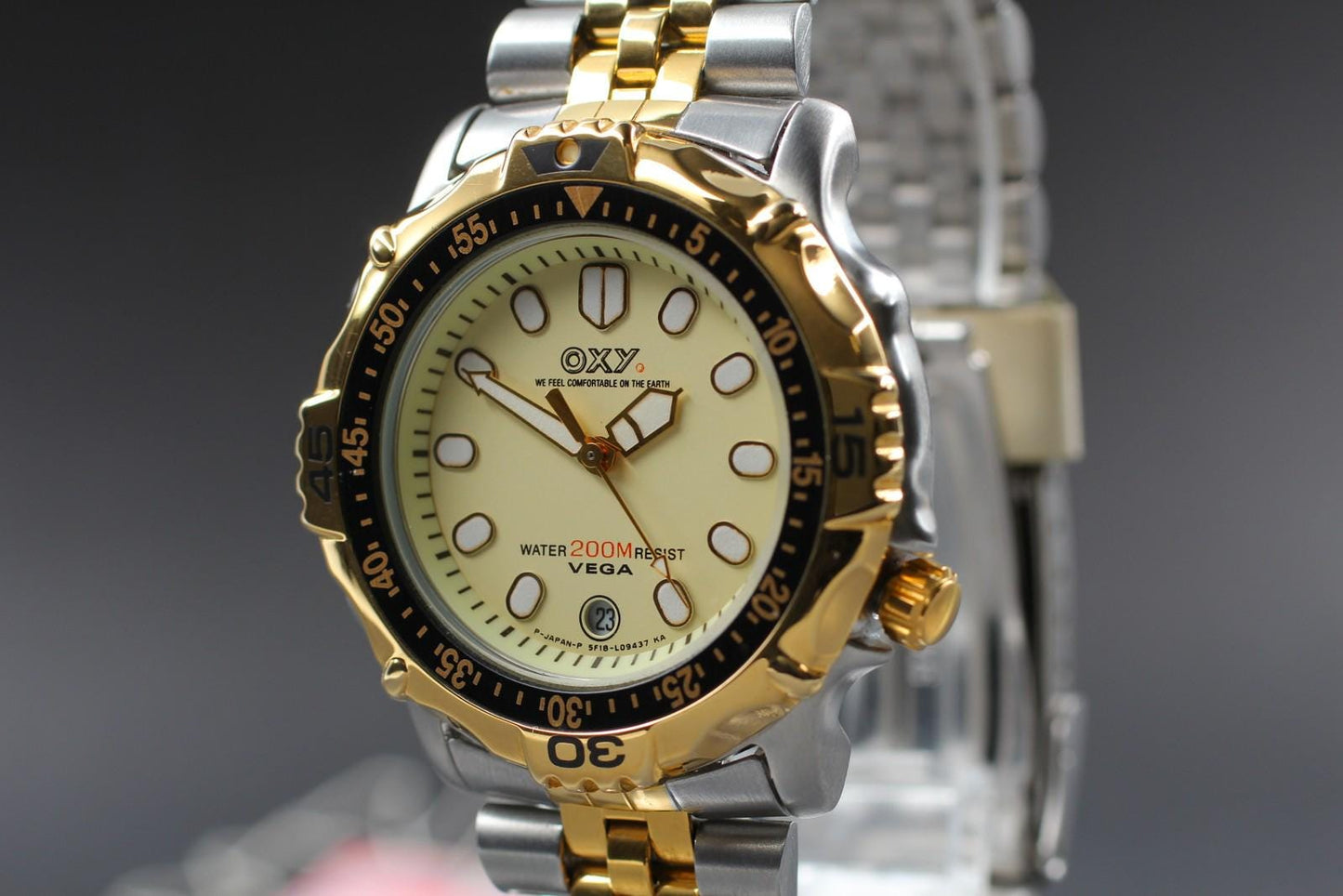 Nos w/ Tag Citizen Oxy Vega 5F18-L09437 200m Gold Quartz 38mm Men's Watch JAPAN