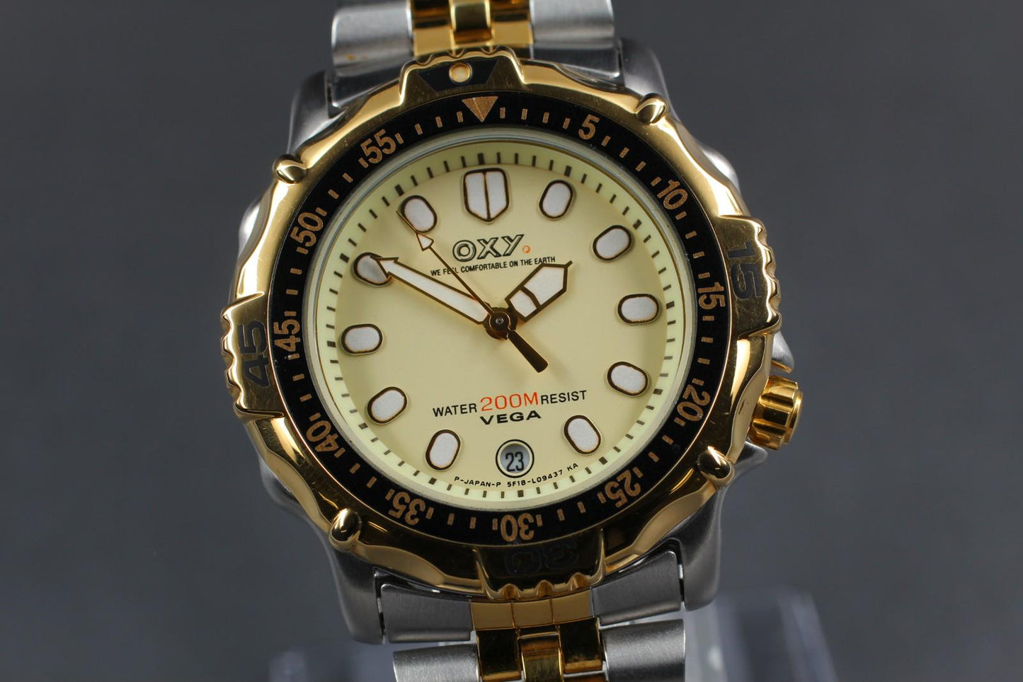 Nos w/ Tag Citizen Oxy Vega 5F18-L09437 200m Gold Quartz 38mm Men's Watch JAPAN