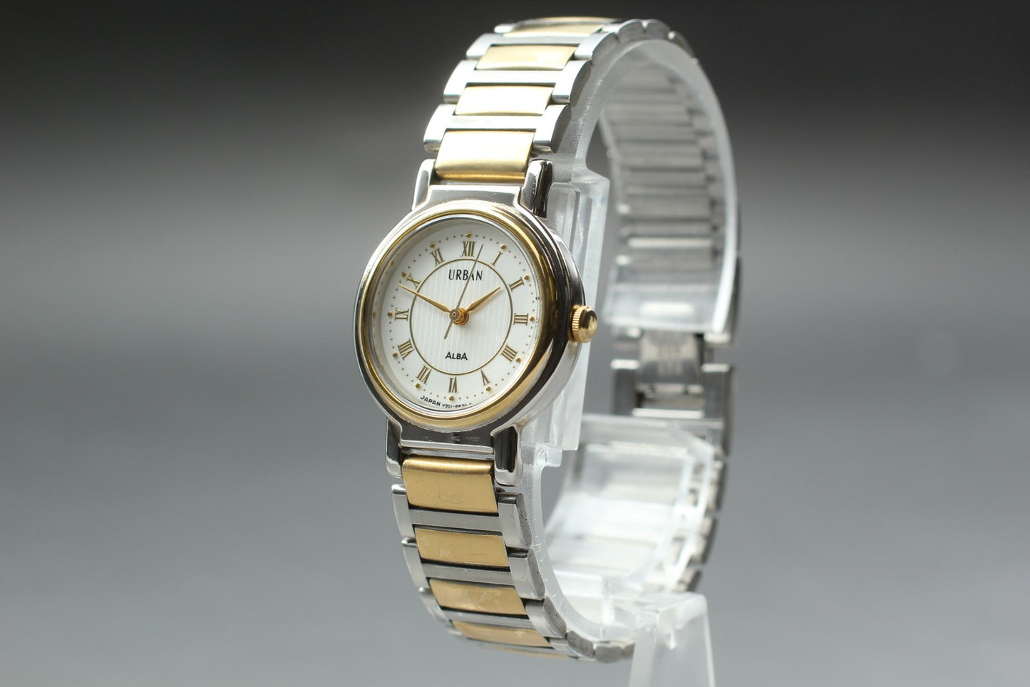 Near MINT SEIKO Alba Urban V301-6B60 Roman Two Tone Qz Ladies Watch New Battery