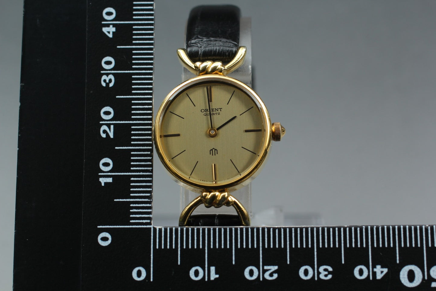Vintage [Working] ORIENT 050417-00 Gold Case Silver Quartz Ladies Watch JAPAN