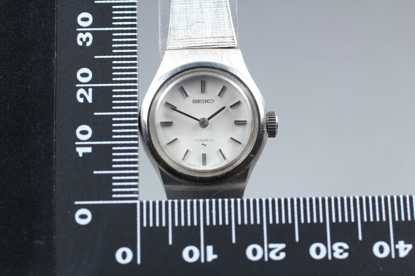 Vintage 1974 [Near MINT] SEIKO Bracelet 11-0910 Silver Manual Ladies Watch JAPAN