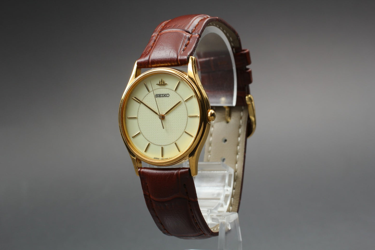 1995 [Near MINT] SEIKO Galaxy V701-7020 Gold Quartz 32mm Men's Watch From JAPAN