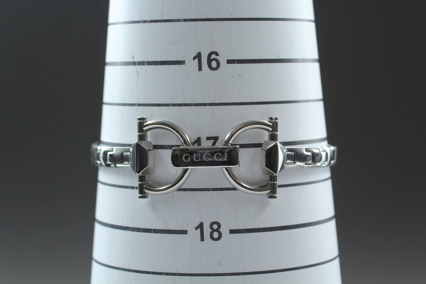 N MINT / Full Set Gucci YA122506 Chiodo 122.5 Mop Diamond Quartz Ladies Watch