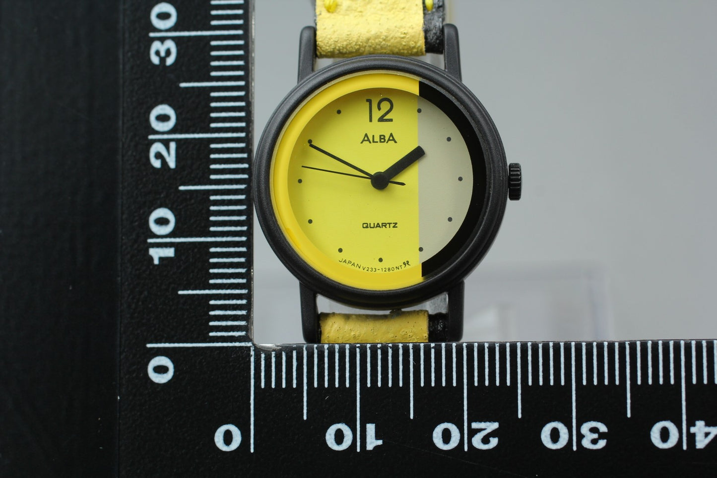 Rare 1996 [Nos w/ Tag] Seiko Alba V233-0320 Yellow Black Qz Ladies Watch JAPAN