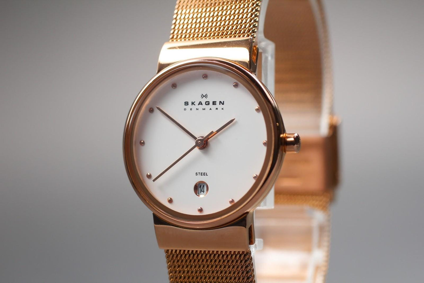 Near MINT Skagen J355SRR White Rose Gold JDM Quartz 26mm Ladies Watch From JAPAN