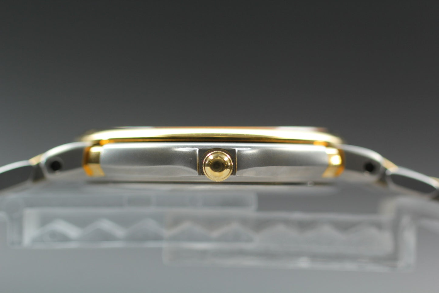 Vintage 1991 Near MINT SEIKO Dolce 8N41-6090 Titan Gold 34mm Quartz Watch JAPAN