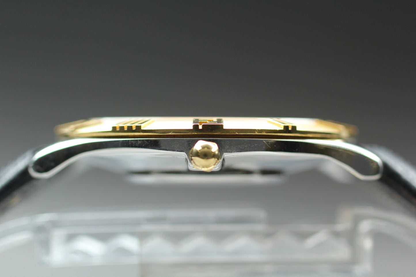 N MINT / New Battery* Fendi 2000G White Dial Gold Bezel 35mm Men's Watch JAPAN