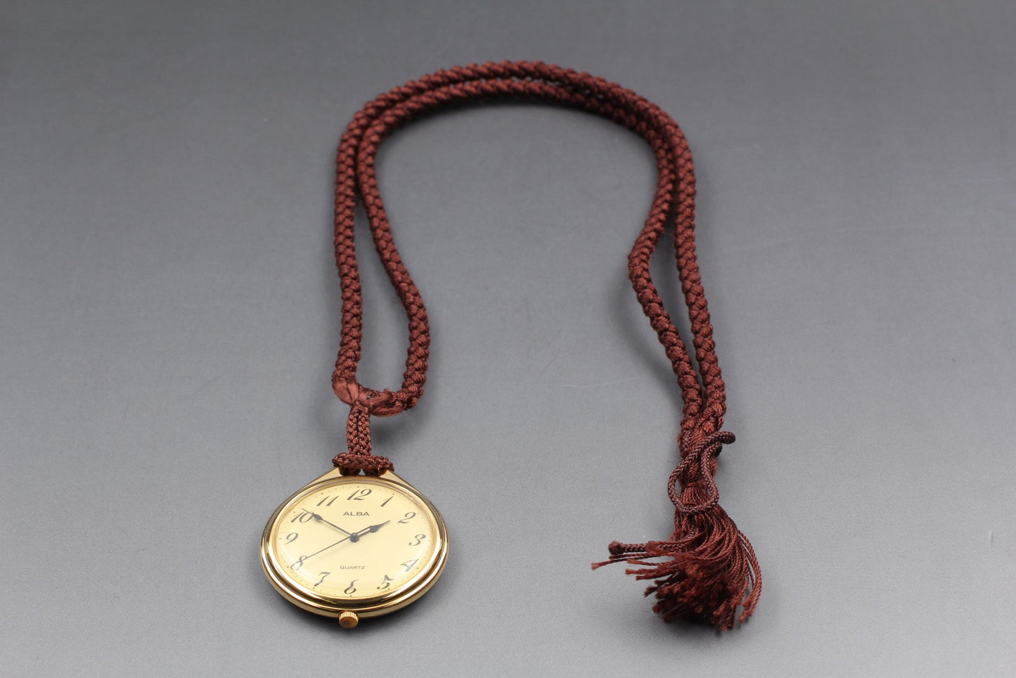 Near MINT Seiko Alba Y481-0120 Gold Arabic Open Face Qz 35mm Pocket Watch JAPAN