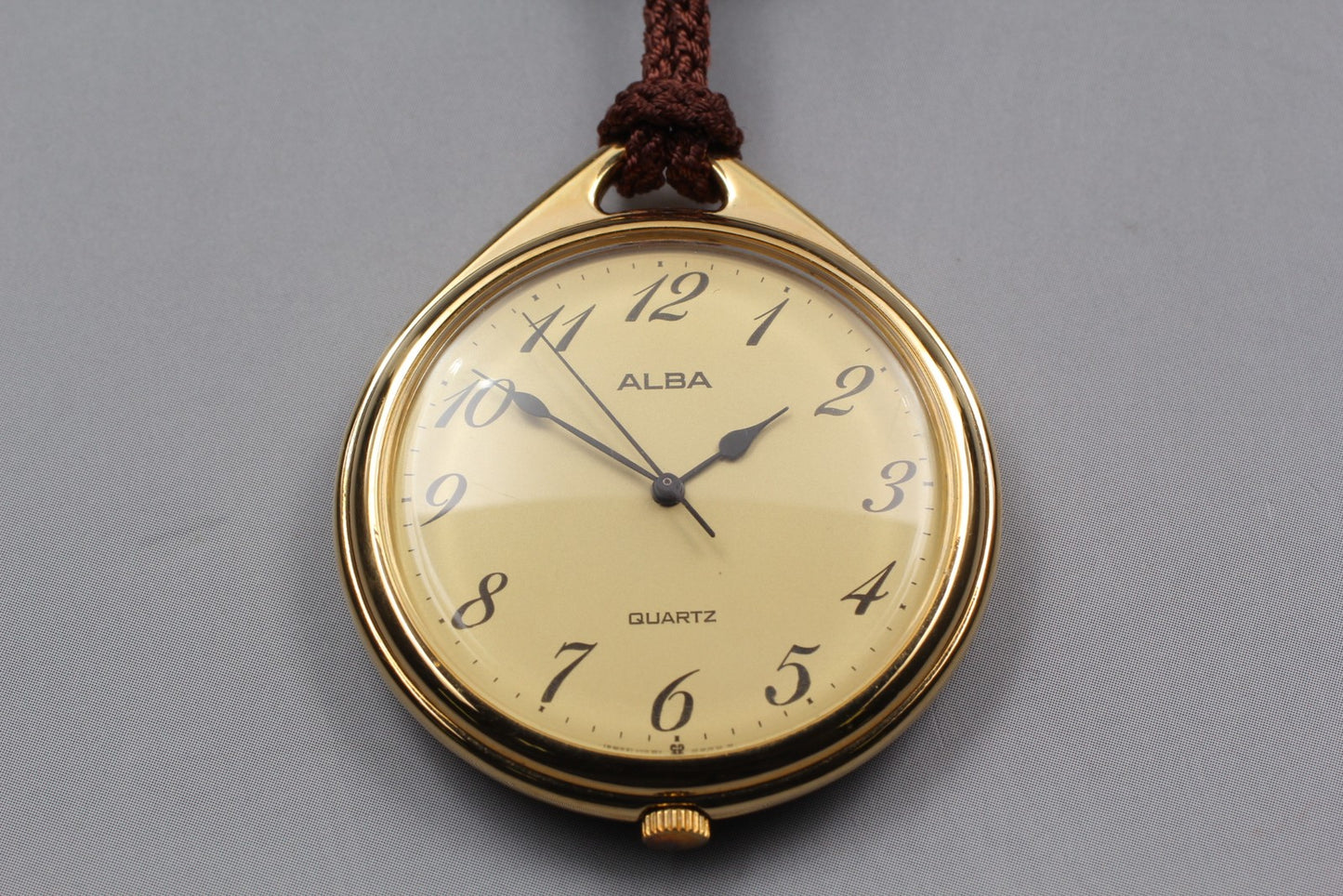 Near MINT Seiko Alba Y481-0120 Gold Arabic Open Face Qz 35mm Pocket Watch JAPAN