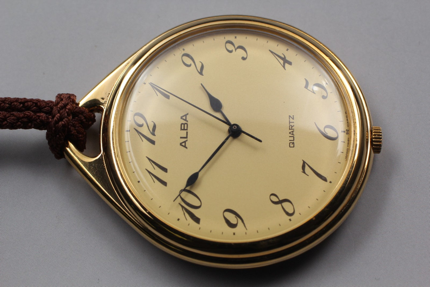 Near MINT Seiko Alba Y481-0120 Gold Arabic Open Face Qz 35mm Pocket Watch JAPAN