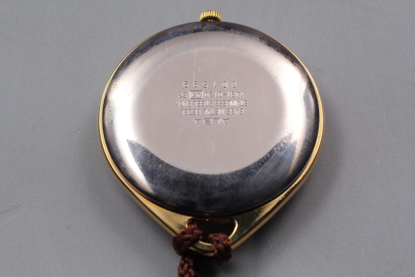 Near MINT Seiko Alba Y481-0120 Gold Arabic Open Face Qz 35mm Pocket Watch JAPAN