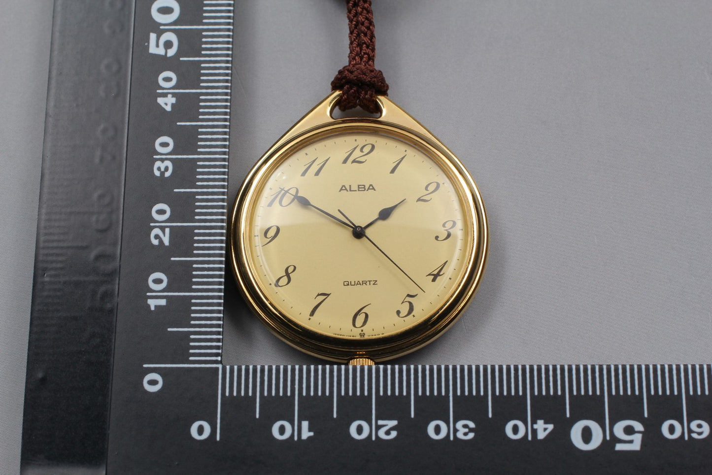 Near MINT Seiko Alba Y481-0120 Gold Arabic Open Face Qz 35mm Pocket Watch JAPAN