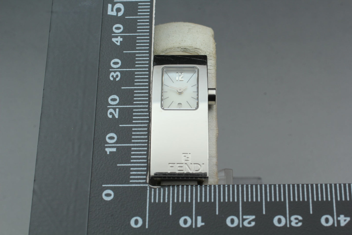 Exc+5 / New Batt  Fendi 3300L Shell Mop Dial 13mm Quartz Ladies Watch JAPAN