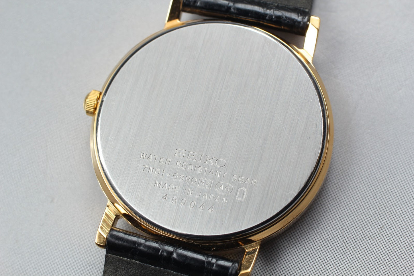 Near MINT Vintage SEIKO Rotary 100 Years 7N01-6890 Gold Quartz 32mm Men's Watch