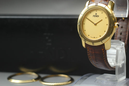 Near MINT / Box* Vintage FENDI 800G Gold Change Bezel 34mm Quartz Men's Watch