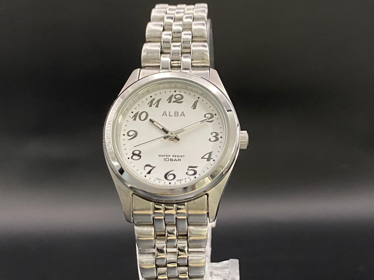 NOS w/ Tag* Seiko Alba V501-0EM0 White Silver Quartz 26mm Ladies Watch JAPAN