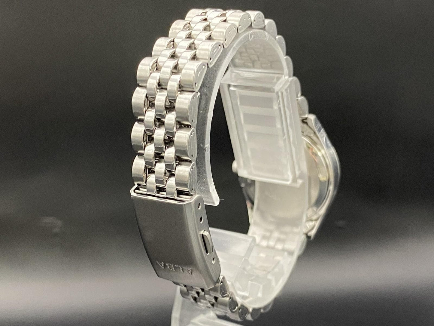 NOS w/ Tag* Seiko Alba V501-0EM0 White Silver Quartz 26mm Ladies Watch JAPAN