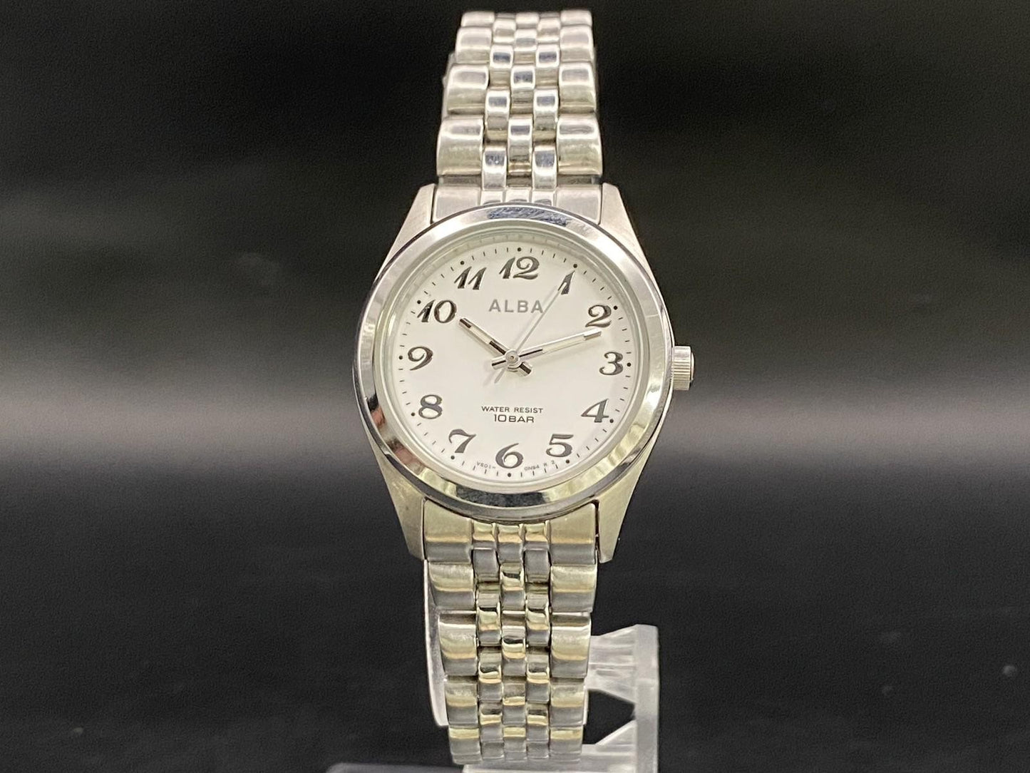 NOS w/ Tag* Seiko Alba V501-0EM0 White Silver Quartz 26mm Ladies Watch JAPAN