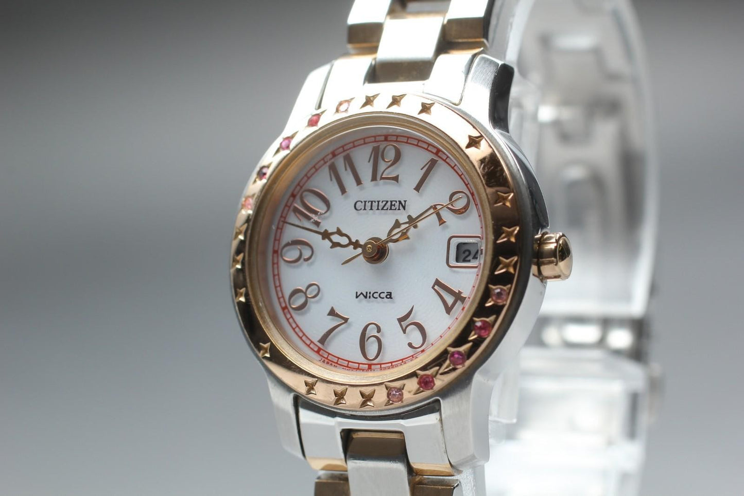 Near MINT CITIZEN Wicca E011-S064490 White Gold 25mm Solar Quartz Ladies Watch