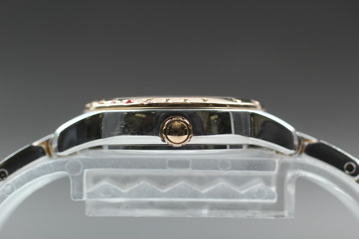 Near MINT CITIZEN Wicca E011-S064490 White Gold 25mm Solar Quartz Ladies Watch