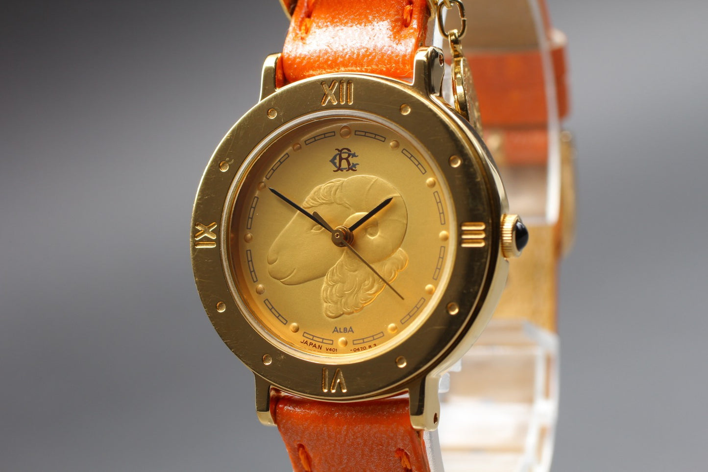 Near MINT Vintage SEIKO Alba Aries Dial V401-0170 Gold 27mm Quartz Ladies Watc