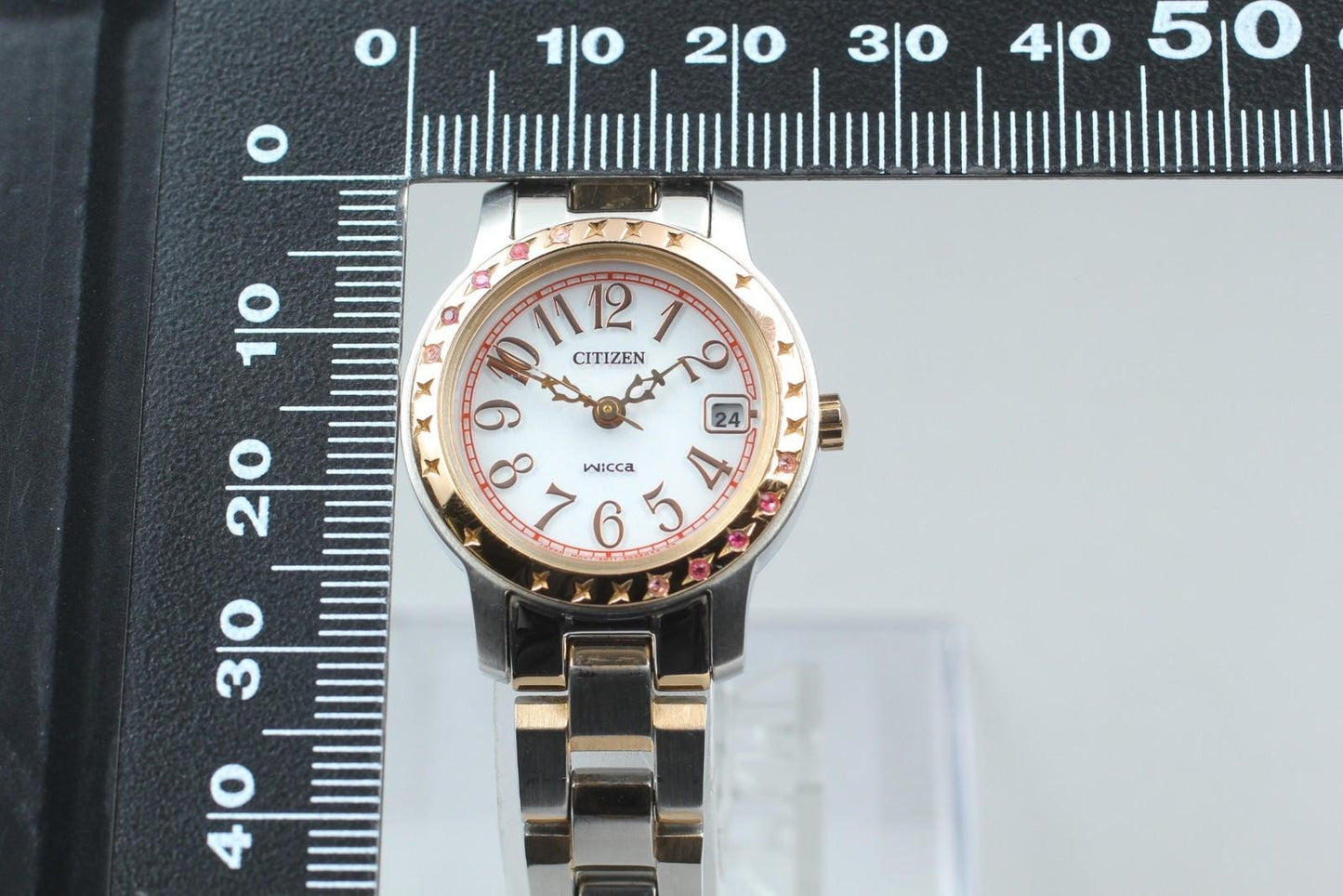 Near MINT CITIZEN Wicca E011-S064490 White Gold 25mm Solar Quartz Ladies Watch