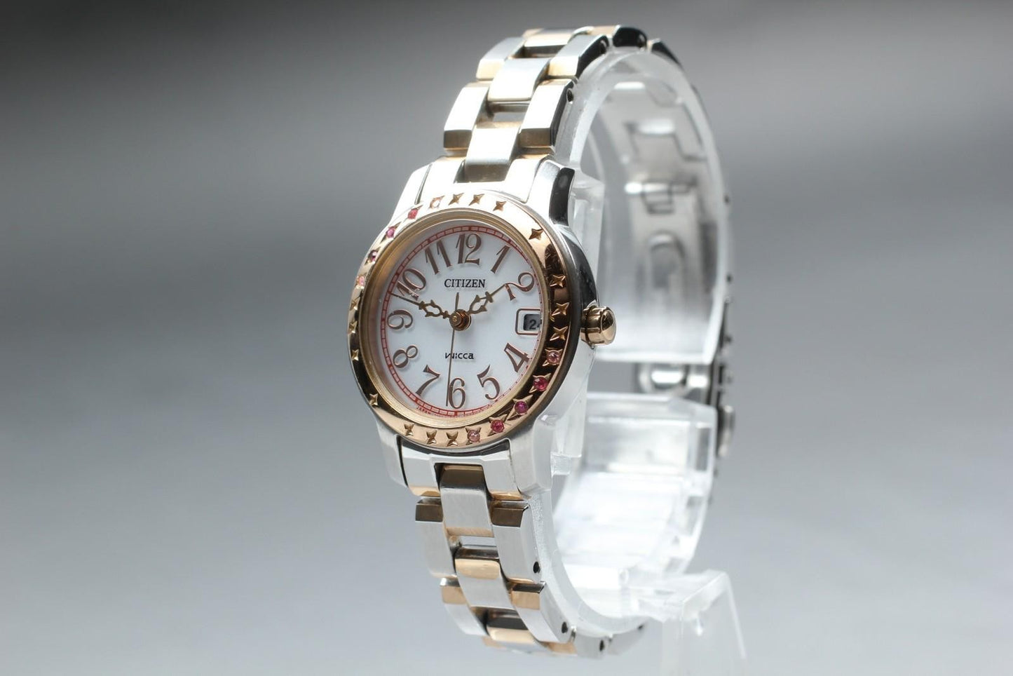 Near MINT CITIZEN Wicca E011-S064490 White Gold 25mm Solar Quartz Ladies Watch