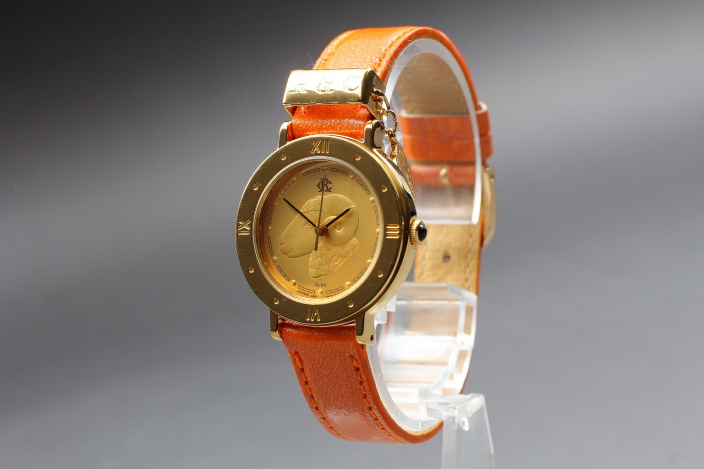 Near MINT Vintage SEIKO Alba Aries Dial V401-0170 Gold 27mm Quartz Ladies Watc