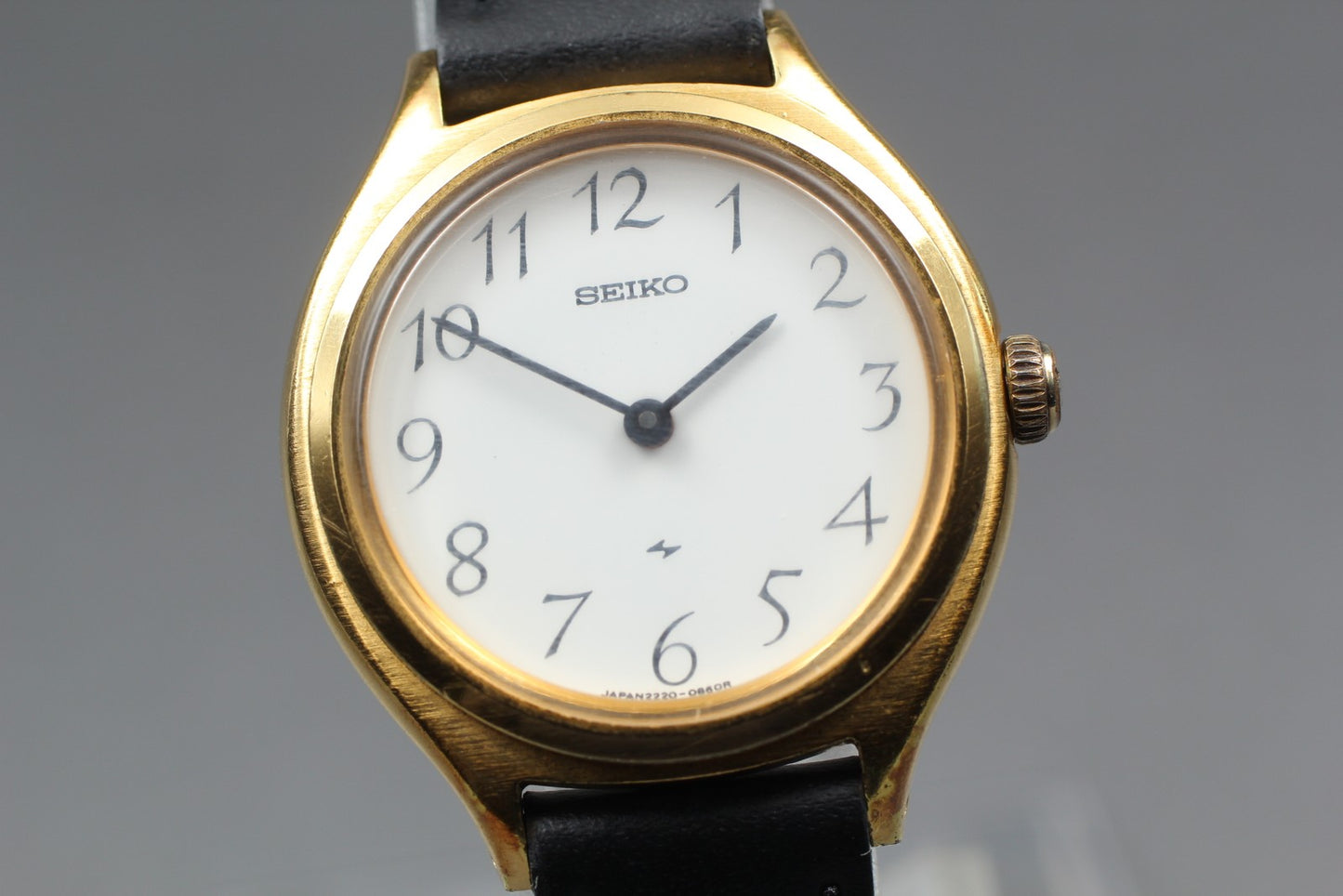 Vintage 1977 [Near MINT] SEIKO 2220-0320 26mm Manual Ladies Watch From JAPAN
