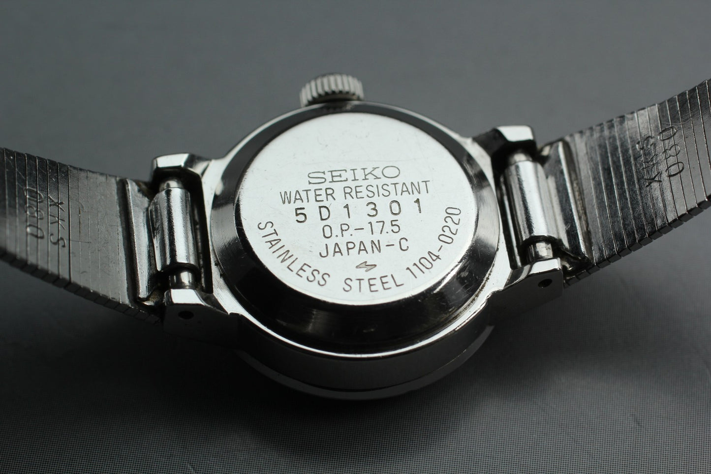 Vintage 1975 [N MINT] SEIKO 1104-0220 White Roman 21J Manual Ladies Watch JAPAN