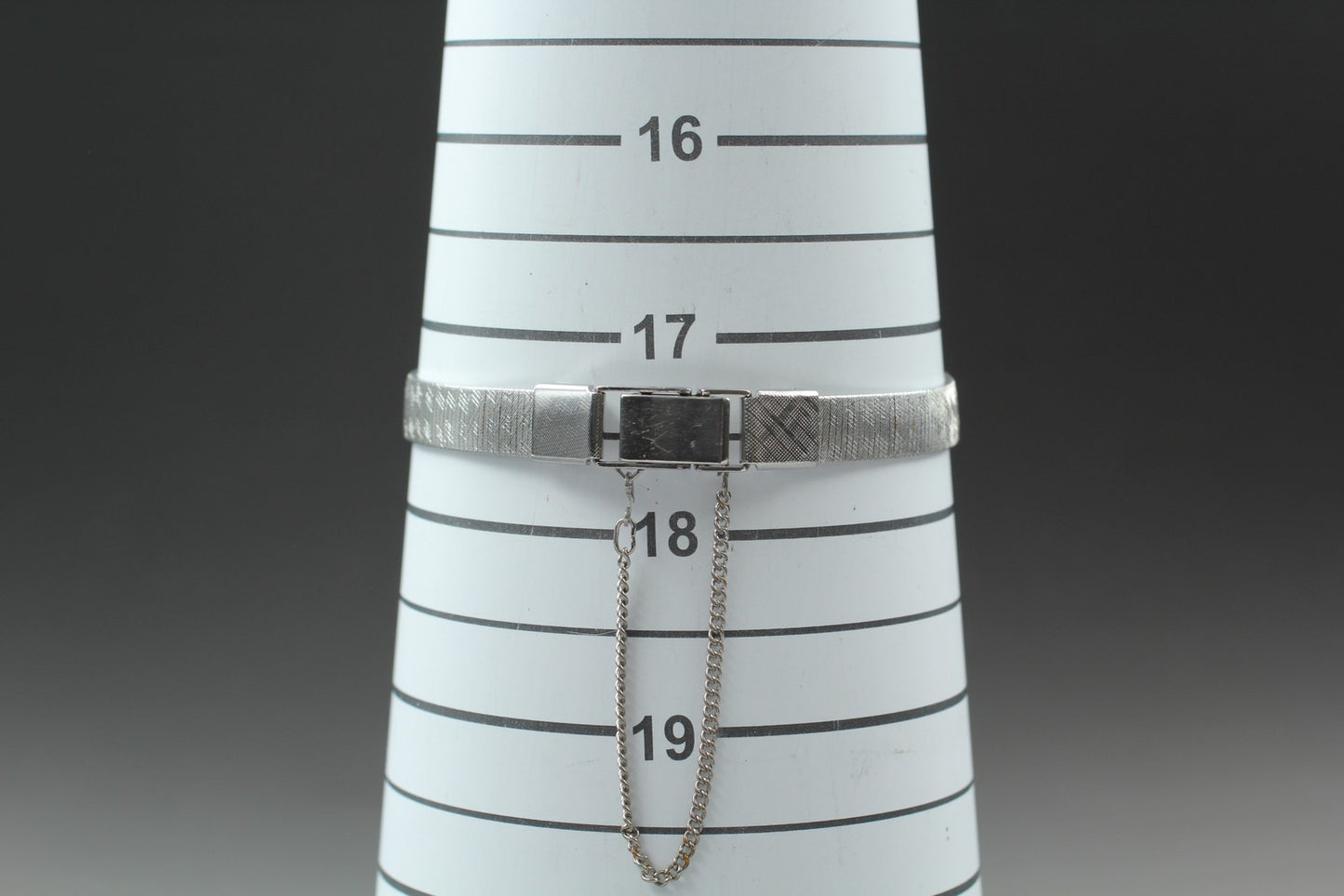 Vintage 1975 [N MINT] SEIKO 1104-0220 White Roman 21J Manual Ladies Watch JAPAN