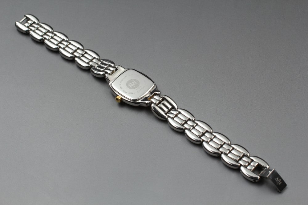 Near MINT Raymond Weil 5881 White Quartz 19mm Ladies Watch
