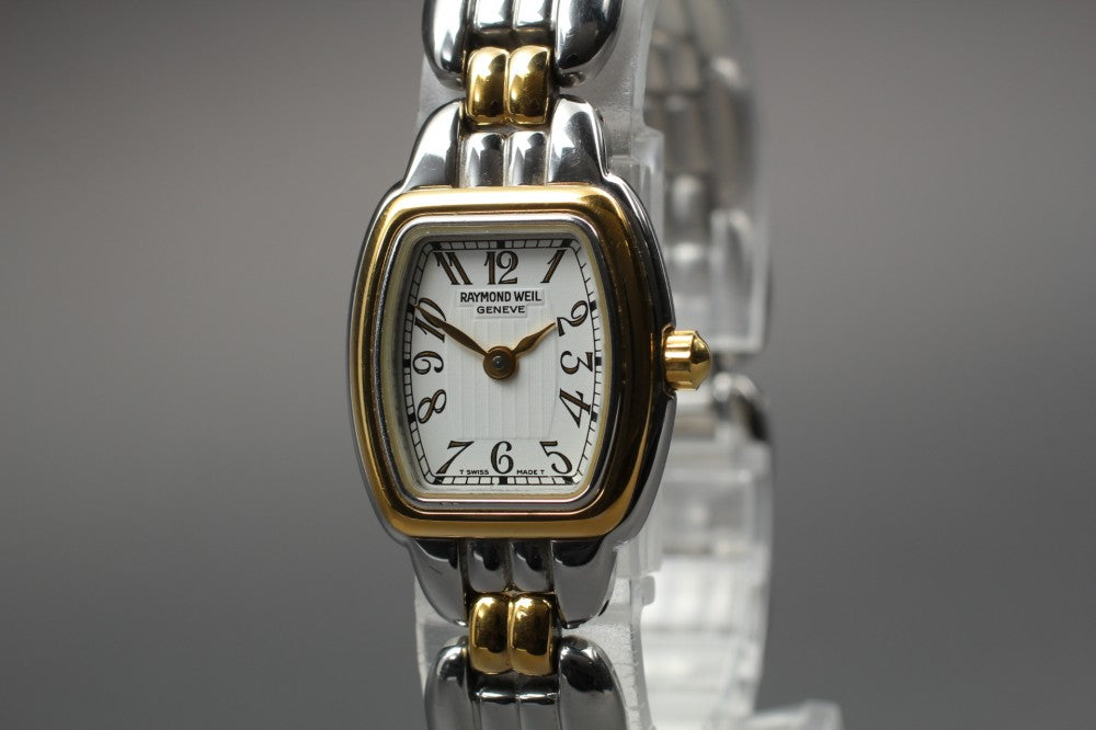 Near MINT Raymond Weil 5881 White Quartz 19mm Ladies Watch