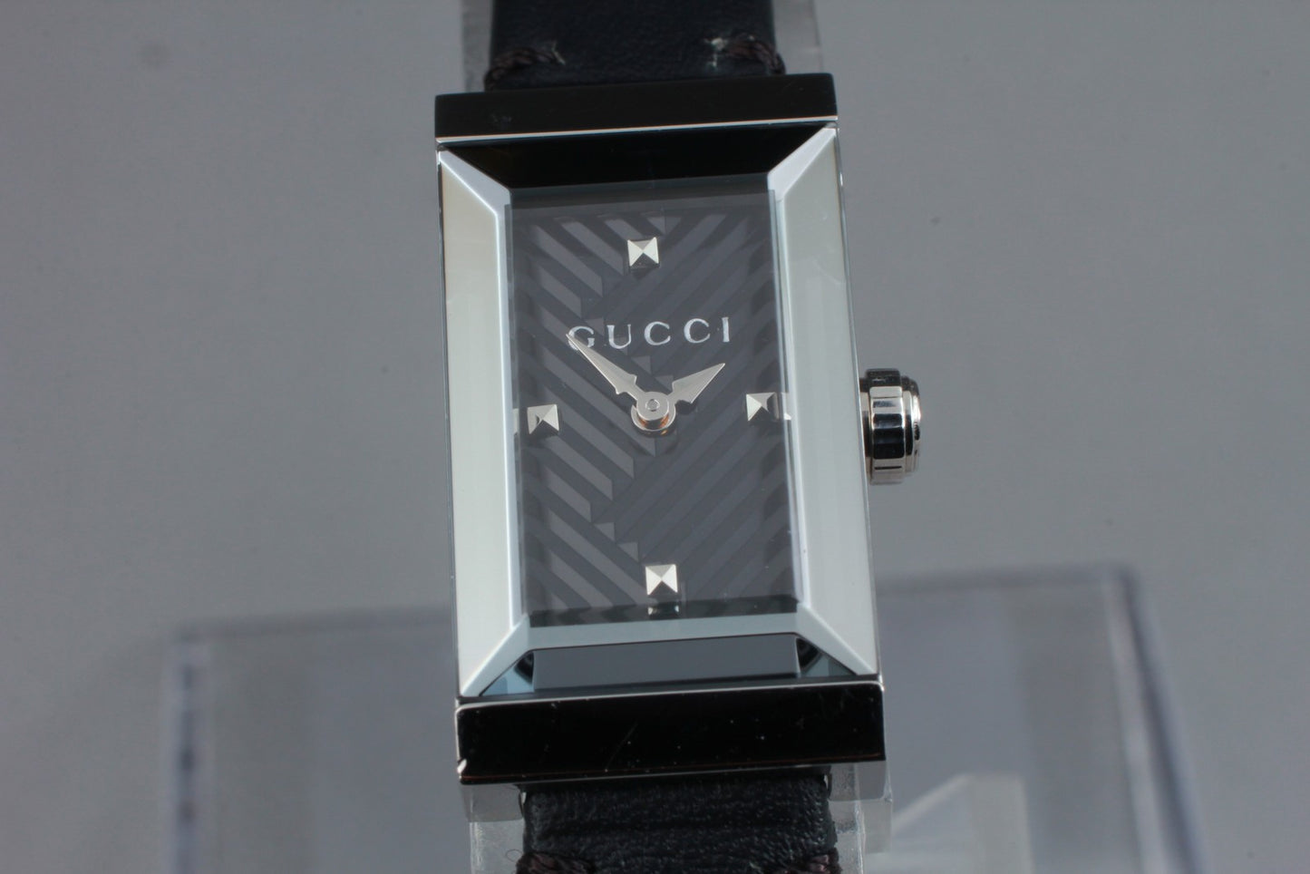 Near MINT GUCCI G Frame YA147504 147.5 Black Square 14mm Quartz Ladies Watch