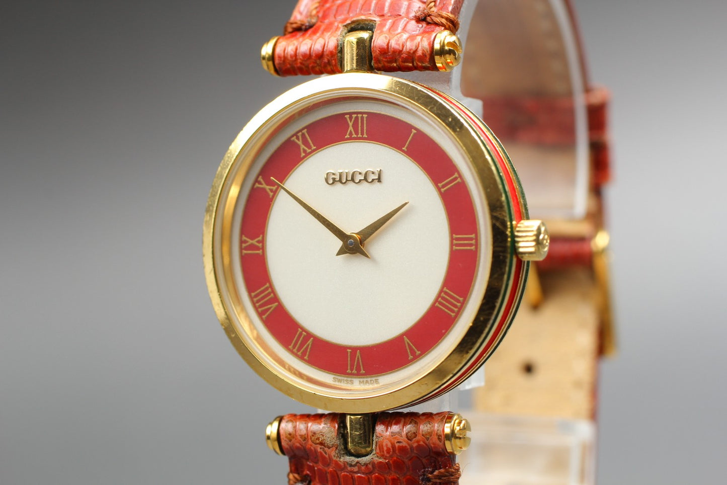 Vintage [Near MINT] GUCCI 2000M Red Dial Sherry Line Quartz 30mm Watch JAPAN