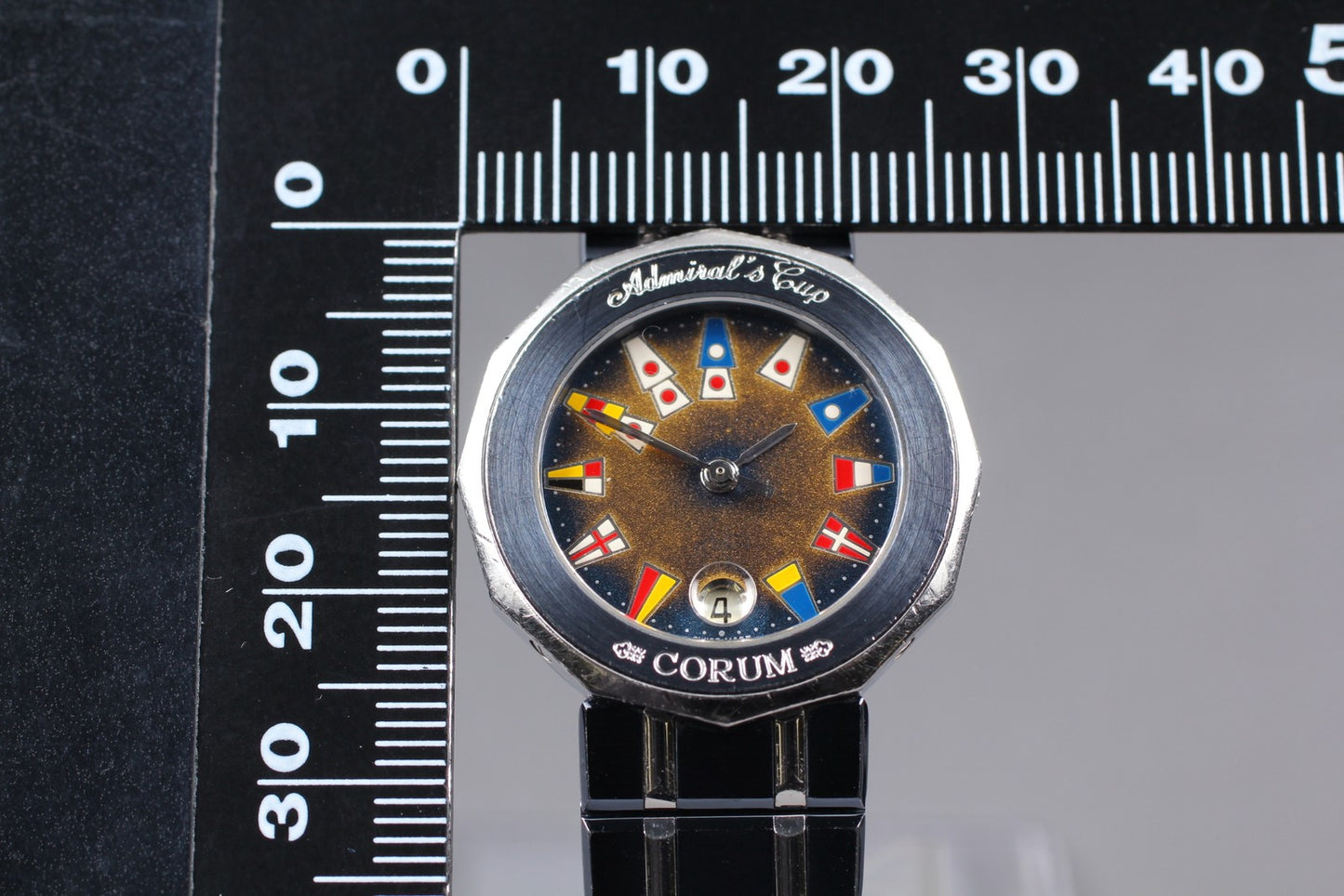 Near MINT CORUM Admiral's Cup 39.610.30 V050 Navy Quartz Ladies Watch From JAPAN