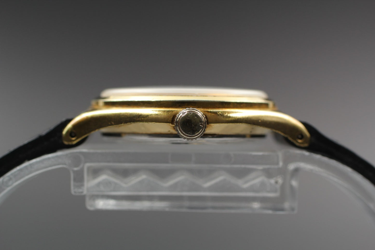 Vintage 1977 [Near MINT] SEIKO 2220-0320 26mm Manual Ladies Watch From JAPAN