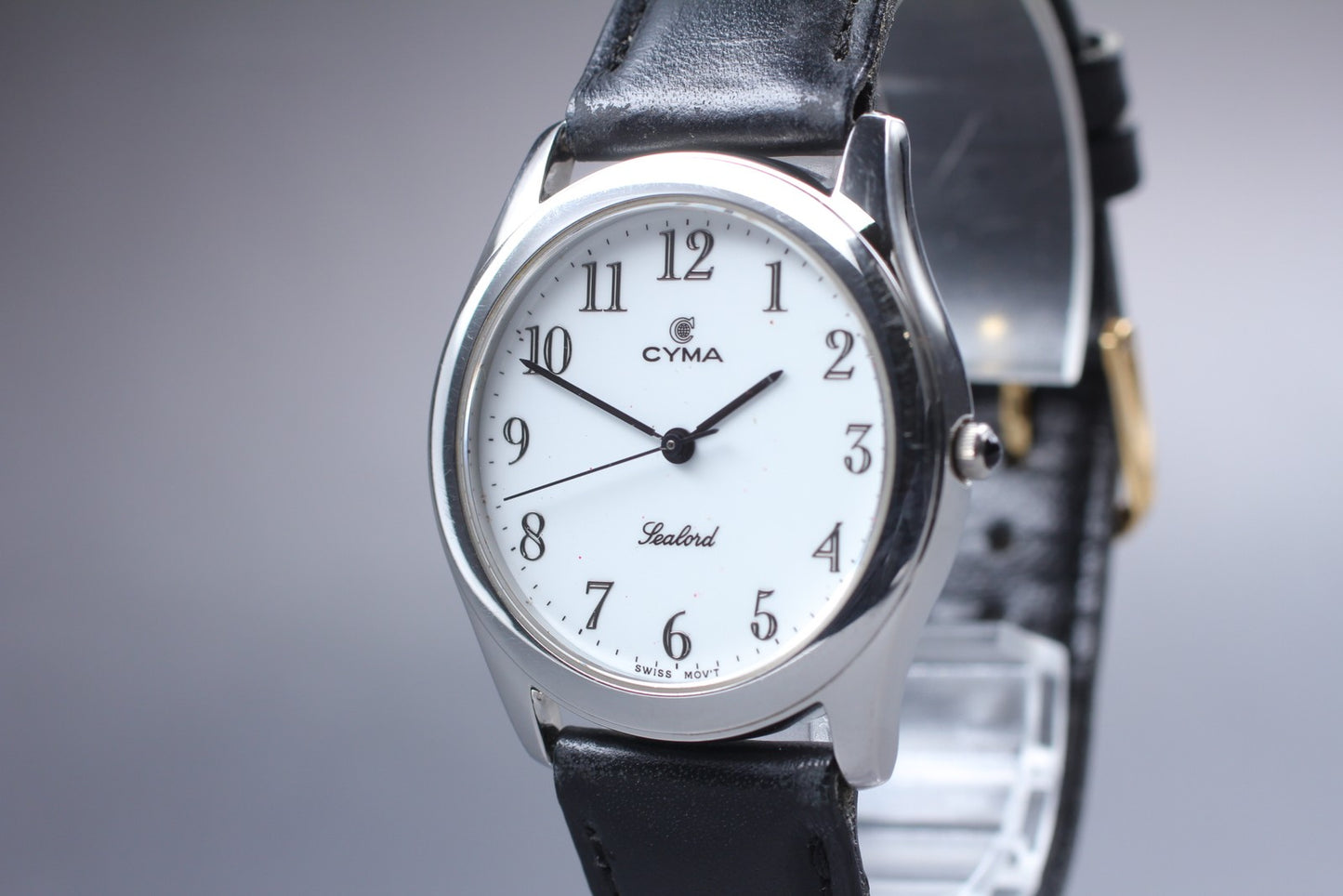 Near MINT Cyma 451 White Dial Silver Quartz 33mm Men's Watch Swiss New Battery