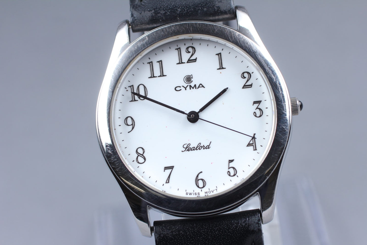 Near MINT Cyma 451 White Dial Silver Quartz 33mm Men's Watch Swiss New Battery