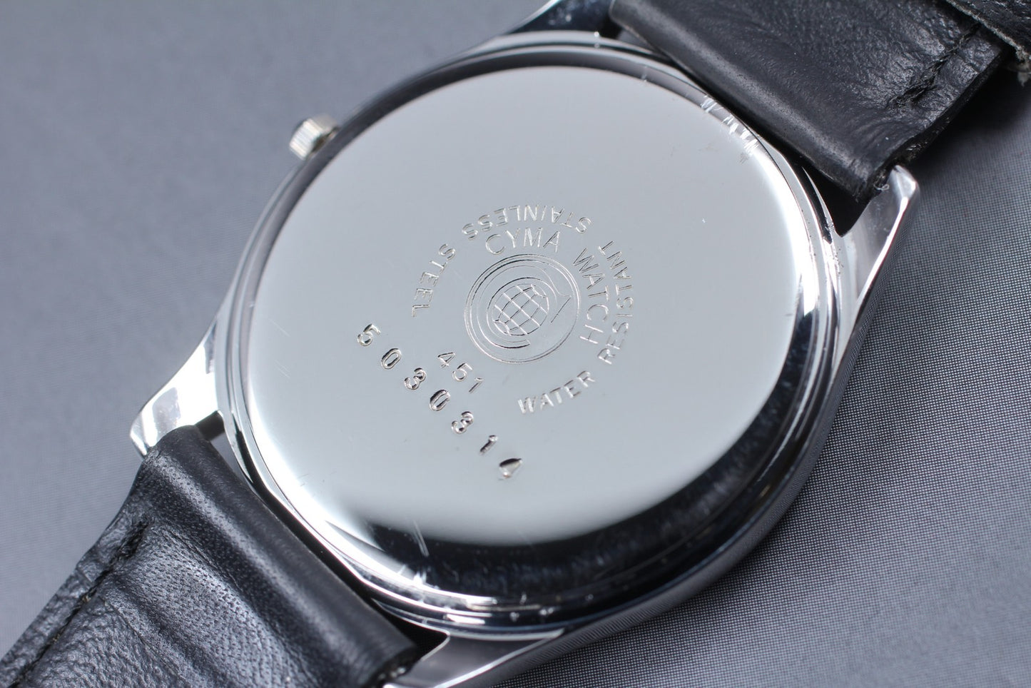 Near MINT Cyma 451 White Dial Silver Quartz 33mm Men's Watch Swiss New Battery