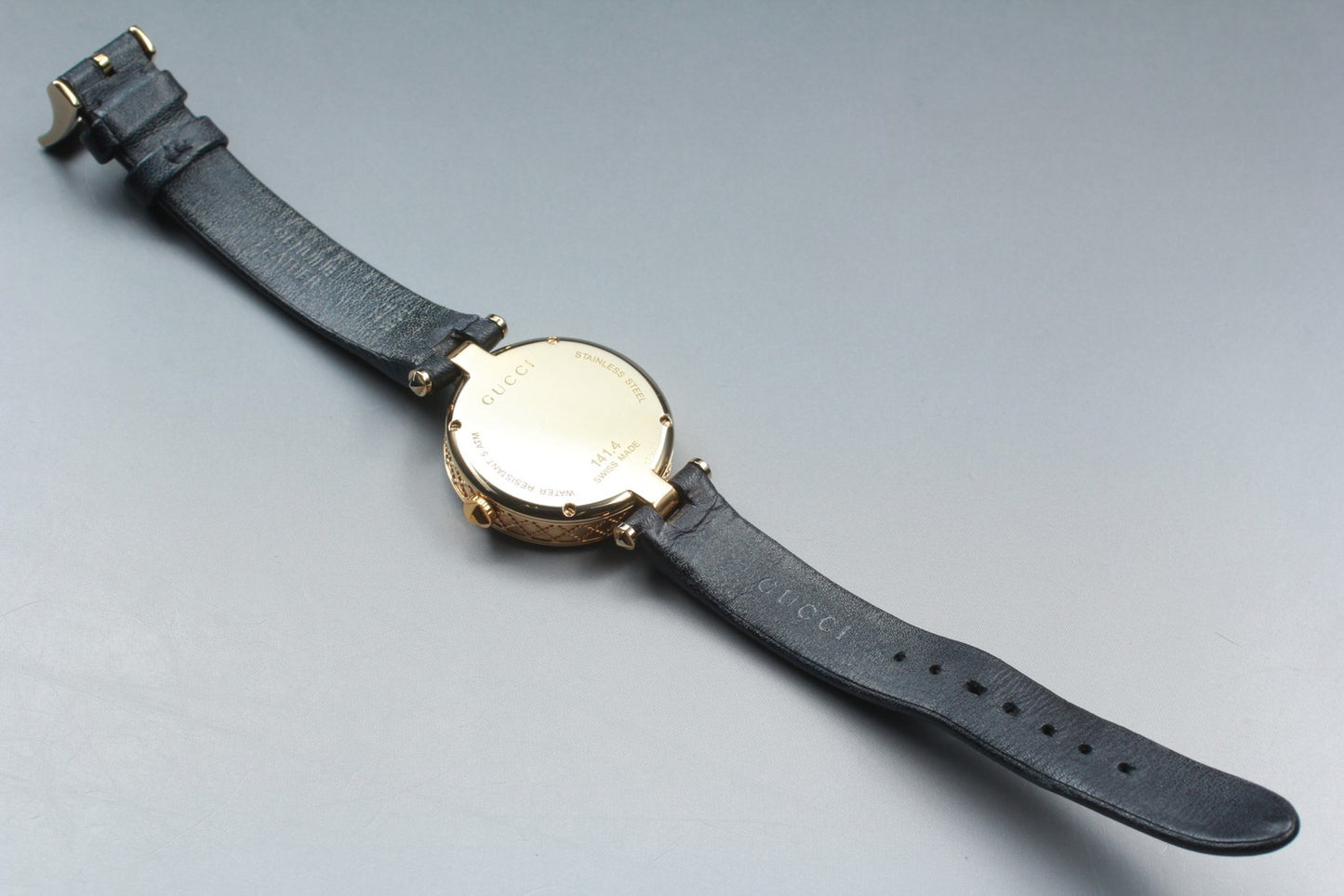 Near MINT Gucci Diamantissima YA141505 MOP Dial Gold Quartz 32mm Ladies Watch