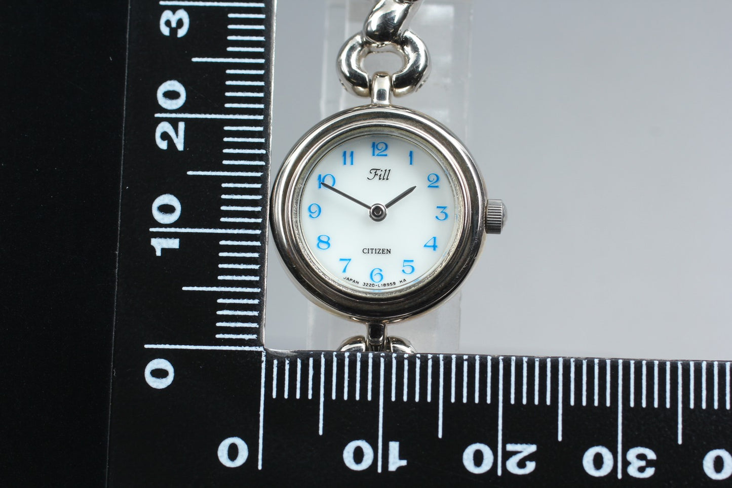 NOS [N MINT w/ Tag] Citizen Fill 3220-L07780 Bears Bracelet Quartz Ladies Watch